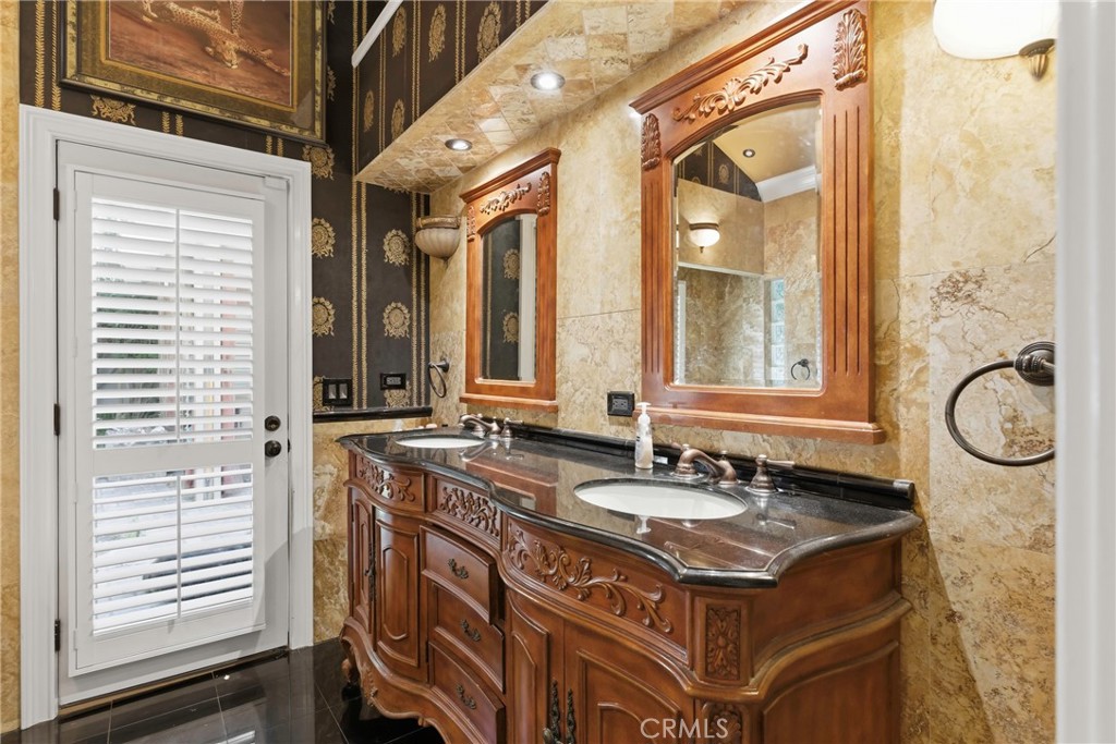 2512 Moffitt Way Property Photo 44