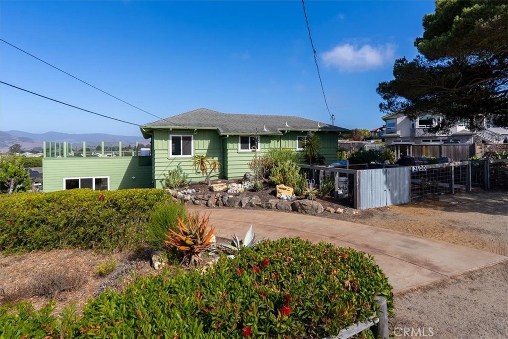 2460 Bayview Heights Property Photo 1