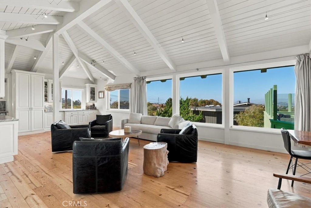 2460 Bayview Heights Property Photo 18