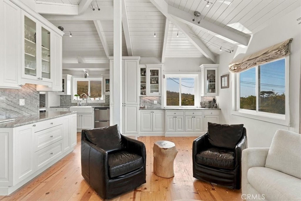 2460 Bayview Heights Property Photo 27
