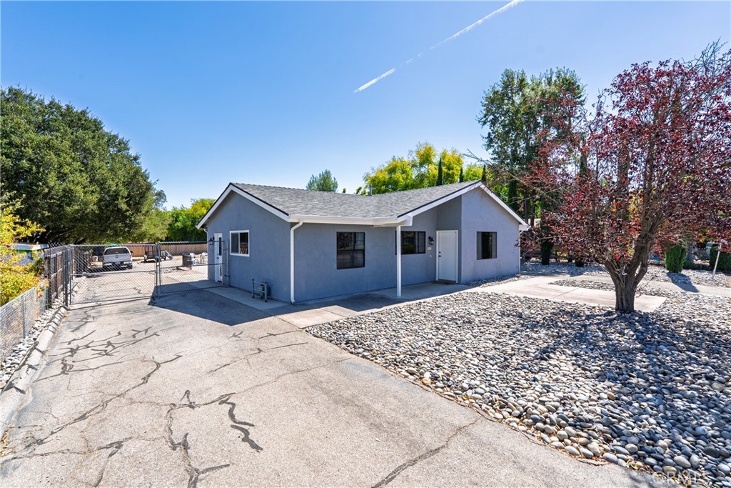 8882 Palomar Property Photo 1