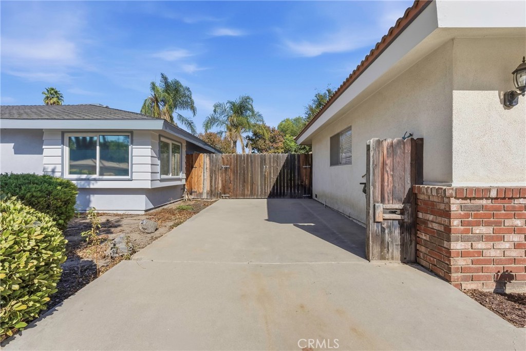 2408 Courtleigh Drive Property Photo 35