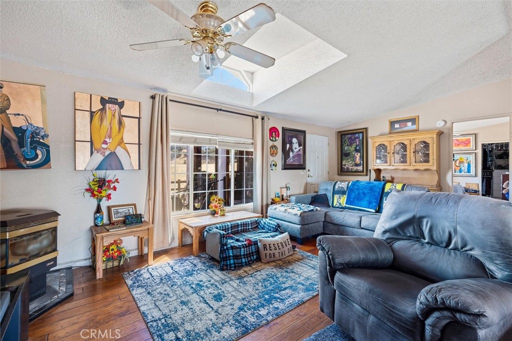 22815 I Property Photo 12