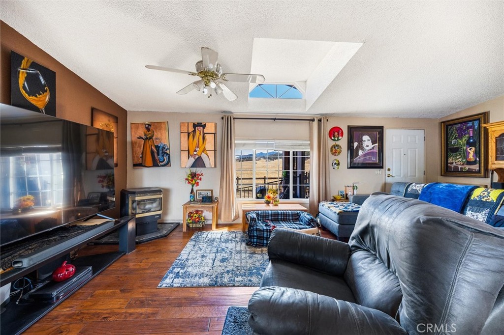22815 I Property Photo 14