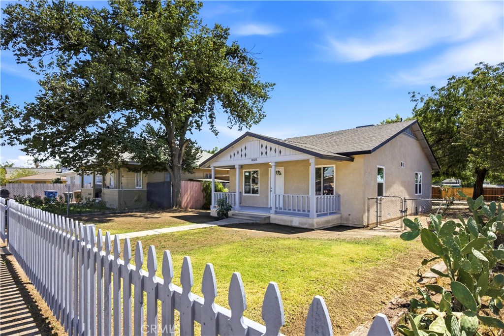 1015 Oregon Property Photo 2