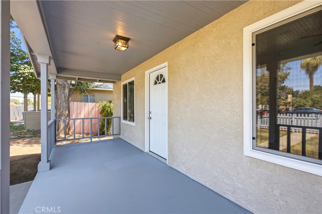 1015 Oregon Property Photo 4