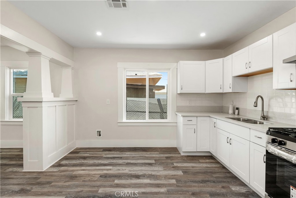 1015 Oregon Property Photo 15