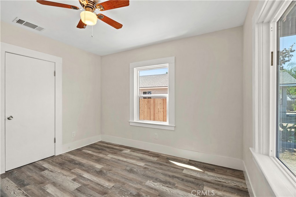 1015 Oregon Property Photo 18