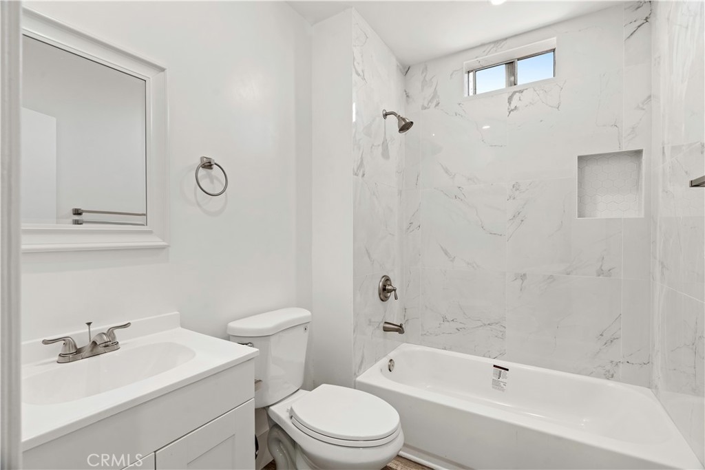 1015 Oregon Property Photo 19