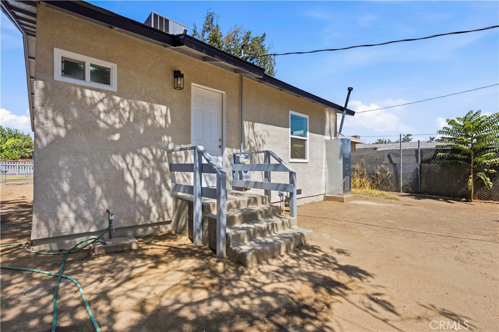 1015 Oregon Property Photo 26
