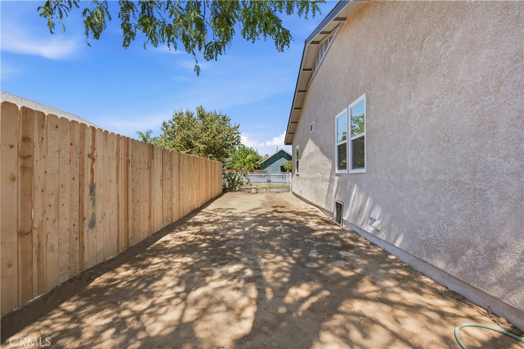 1015 Oregon Property Photo 27