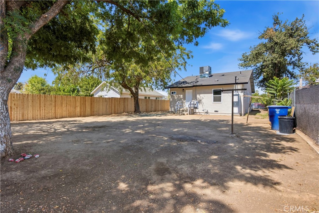 1015 Oregon Property Photo 32