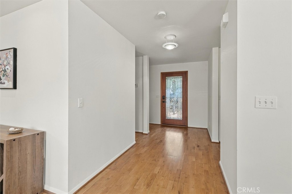 1086 Hillcrest Property Photo 5