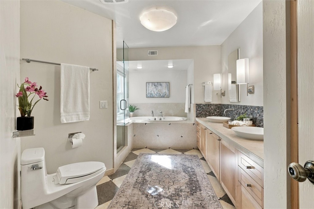 1086 Hillcrest Property Photo 25