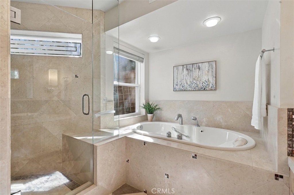1086 Hillcrest Property Photo 26