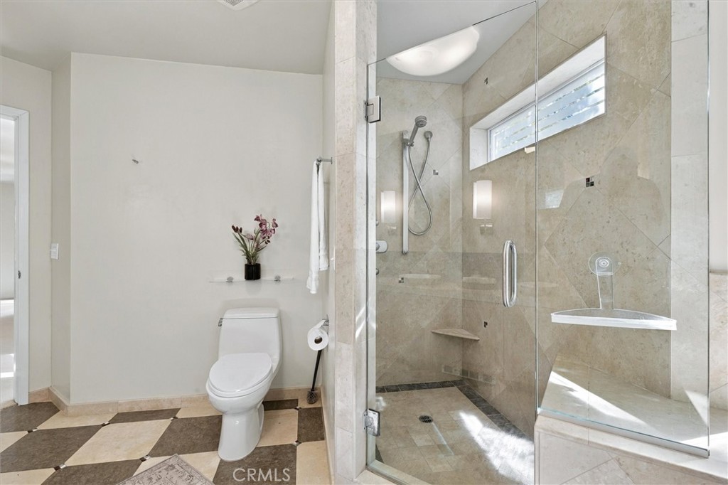 1086 Hillcrest Property Photo 27