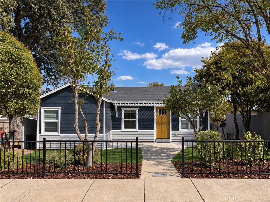 528 Oak Street Property Photo 1