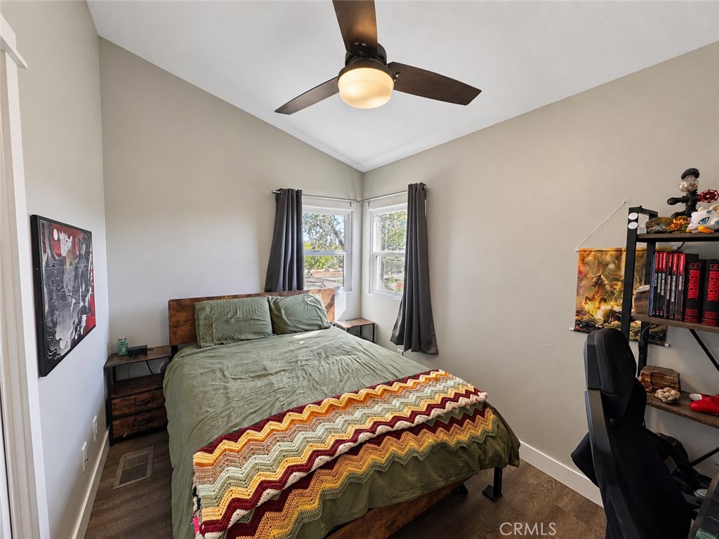 528 Oak Street Property Photo 11