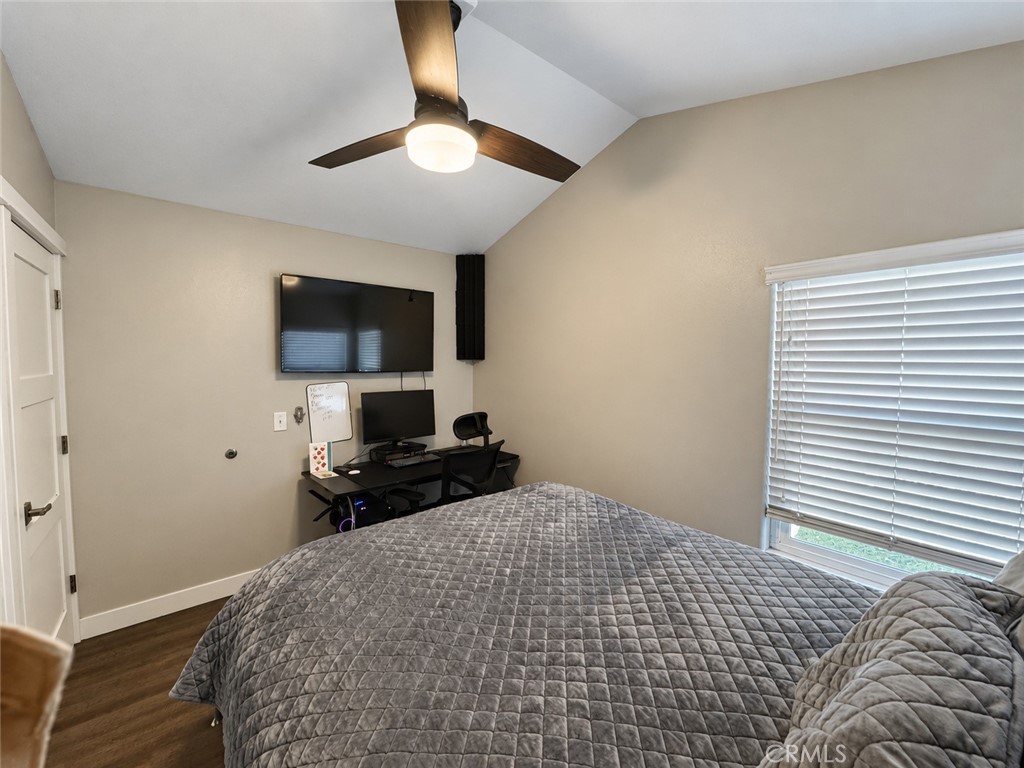 528 Oak Street Property Photo 14