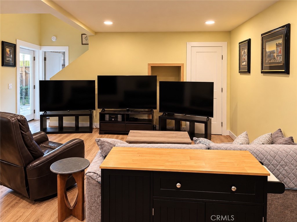 528 Oak Street Property Photo 32