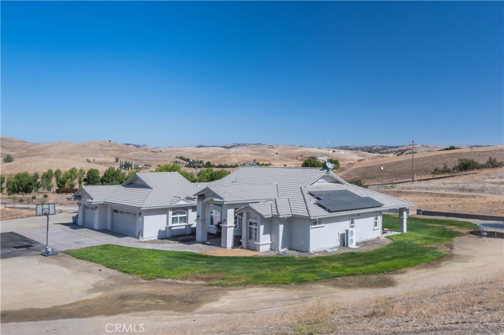 76925 Barker Road Property Photo 1