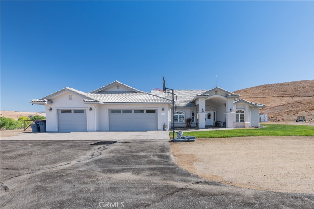 76925 Barker Road Property Photo 3