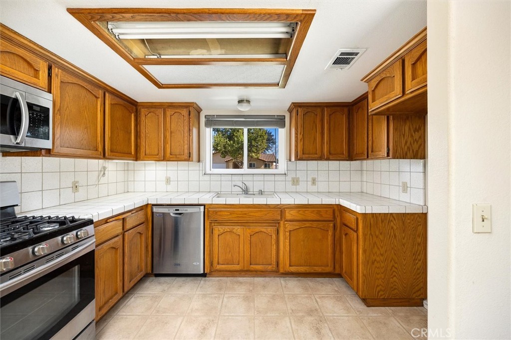 1137 Woodhaven Court Property Photo 12