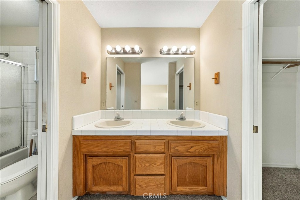 1137 Woodhaven Court Property Photo 18