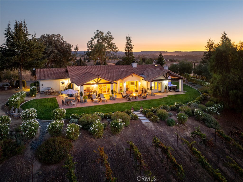 4740 Devonshire Property Photo 1