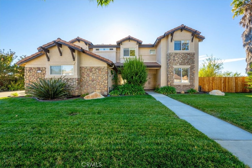 1711 Skyview Drive Property Photo 1