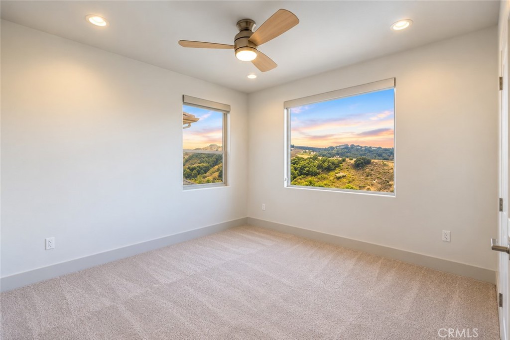 1009 Price Canyon Road Property Photo 5