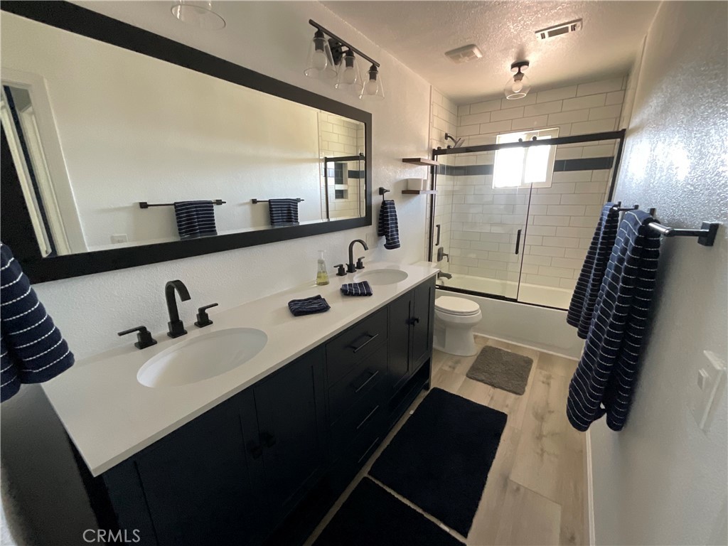 8979 Giant Panda Property Photo 14