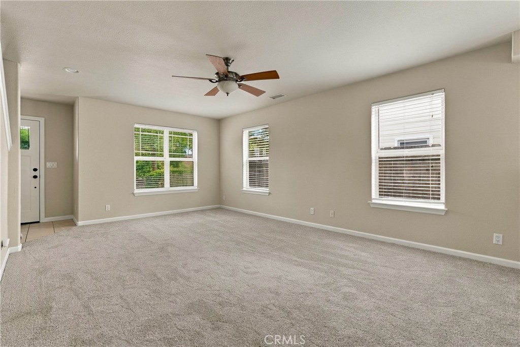 2133 Oak Property Photo 5