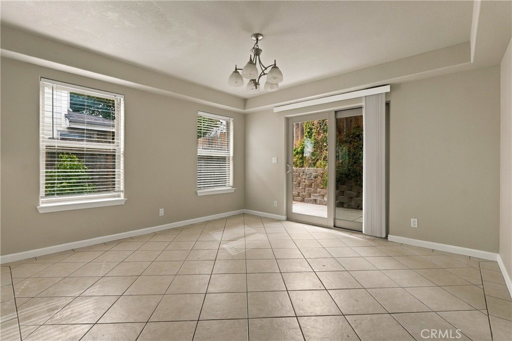 2133 Oak Property Photo 7