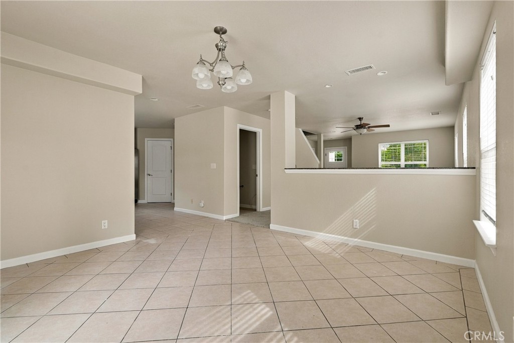 2133 Oak Property Photo 8