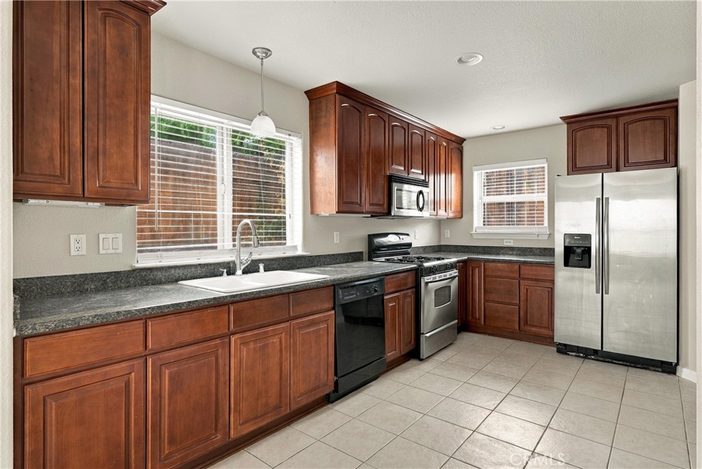 2133 Oak Property Photo 9