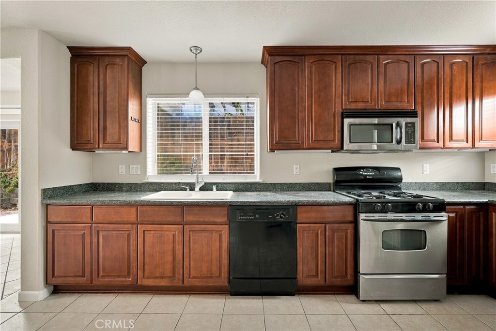 2133 Oak Property Photo 10