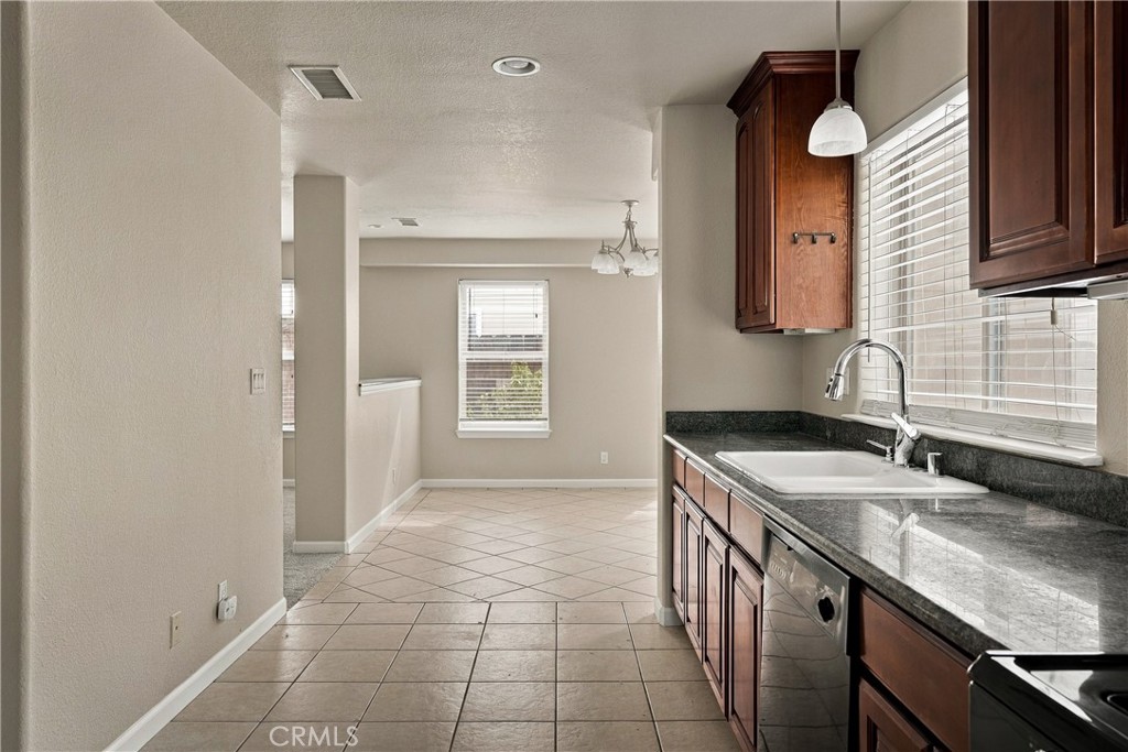 2133 Oak Property Photo 11
