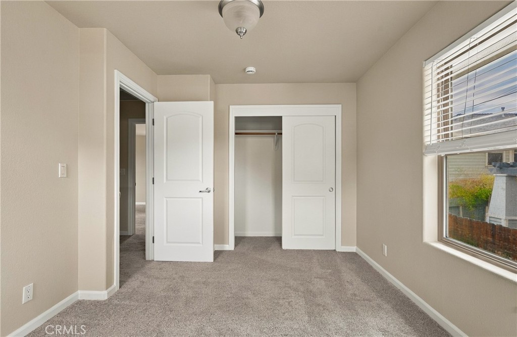 2133 Oak Property Photo 17