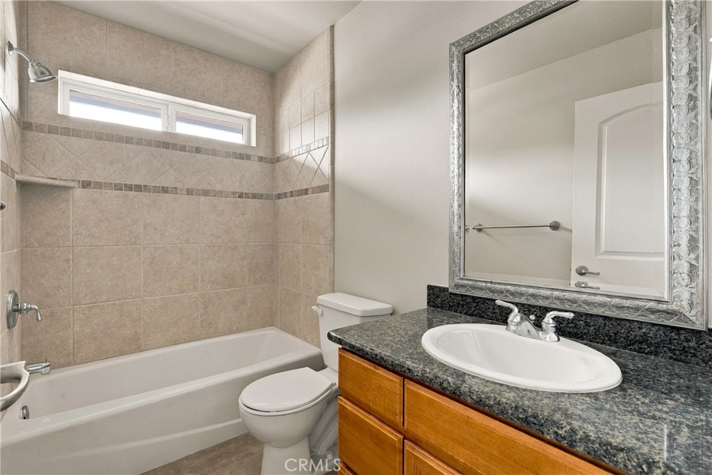 2133 Oak Property Photo 18