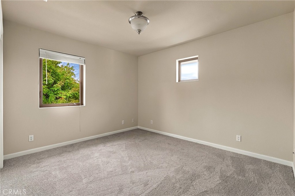 2133 Oak Property Photo 19