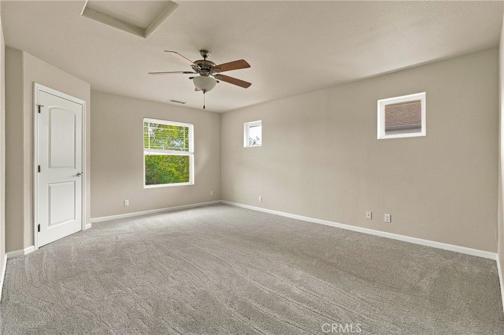 2133 Oak Property Photo 21