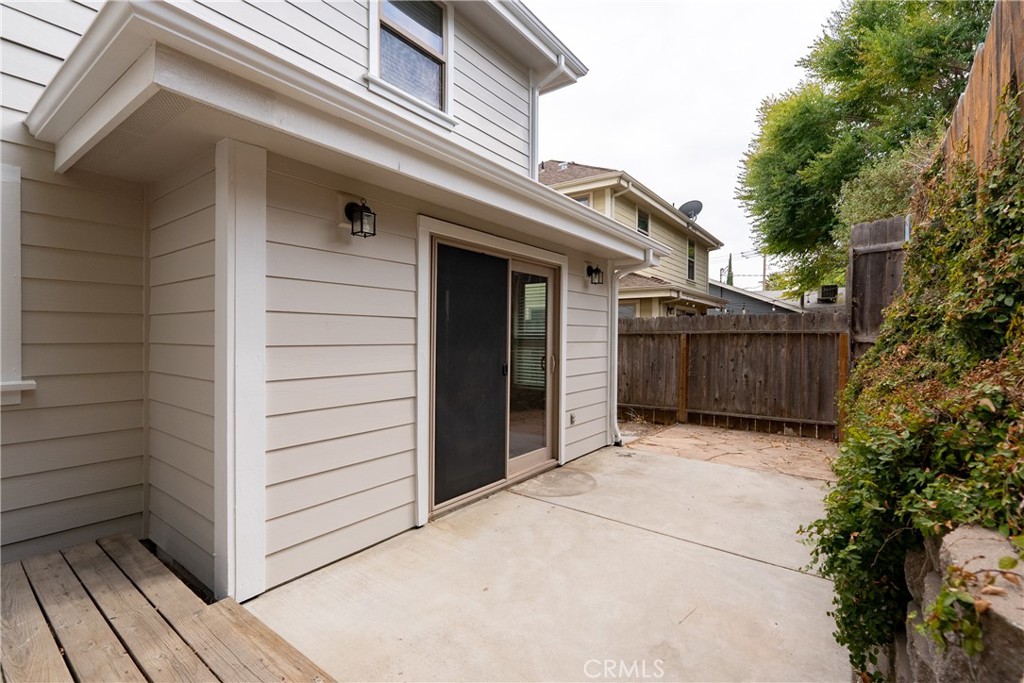 2133 Oak Property Photo 29