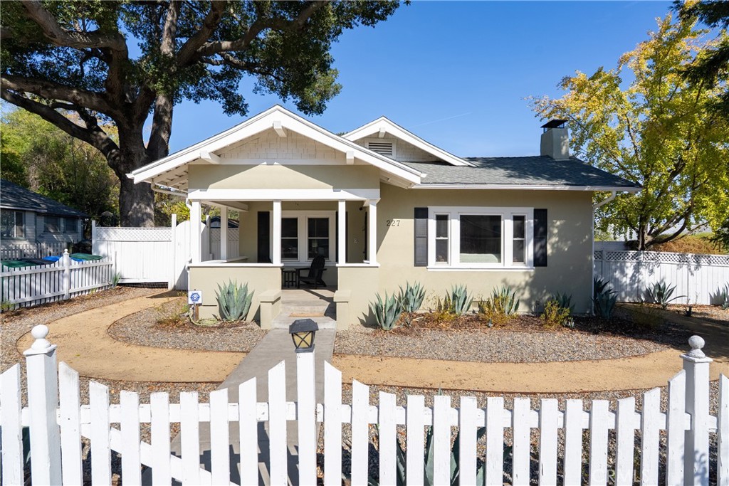 227 16th Property Photo