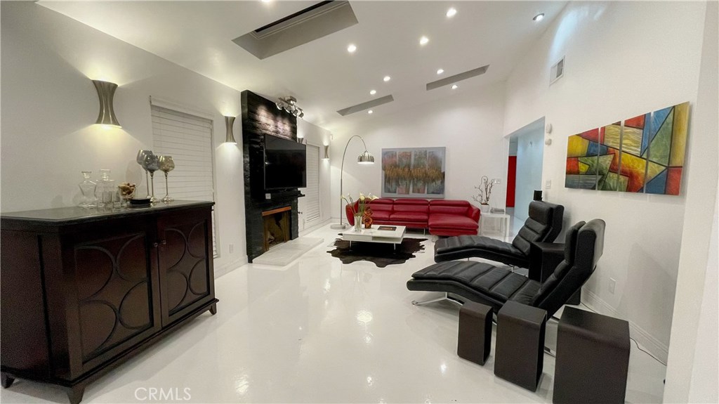 71292 Biskra Road Property Photo 1