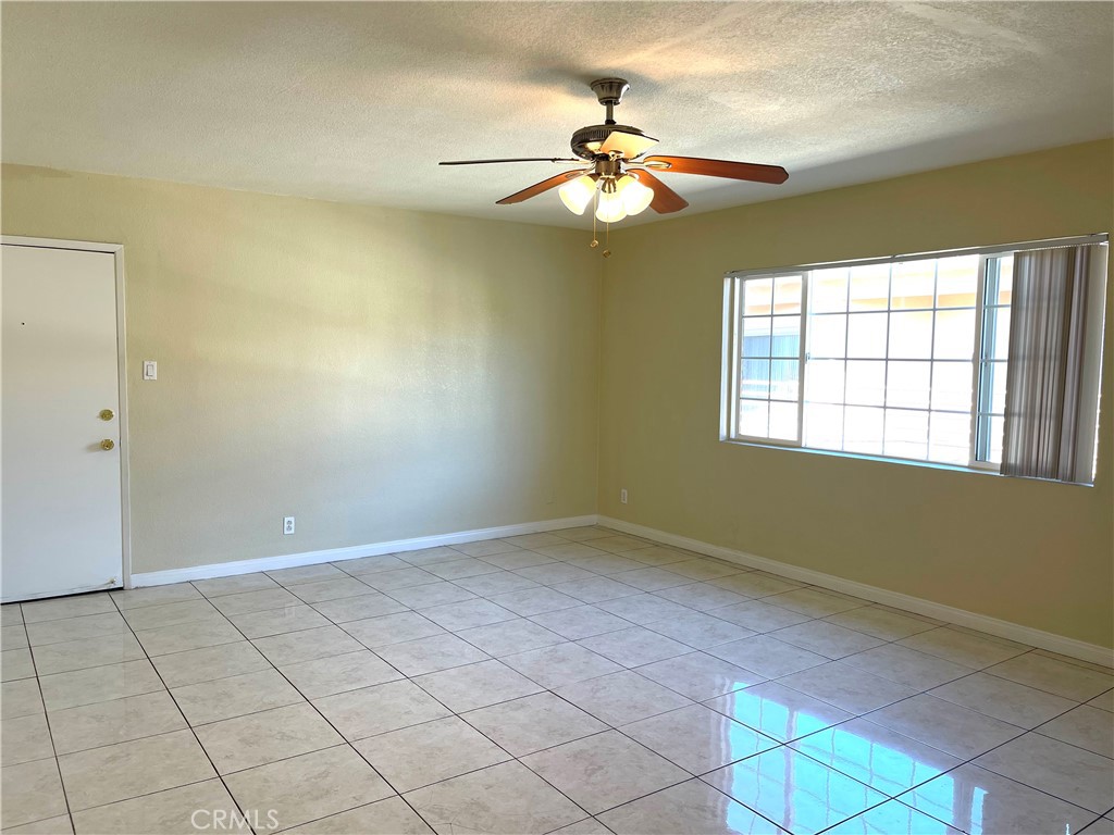 5836 Kingman Avenue D Property Photo 4