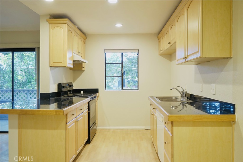 32221 N Alipaz Street 262 Property Photo 4