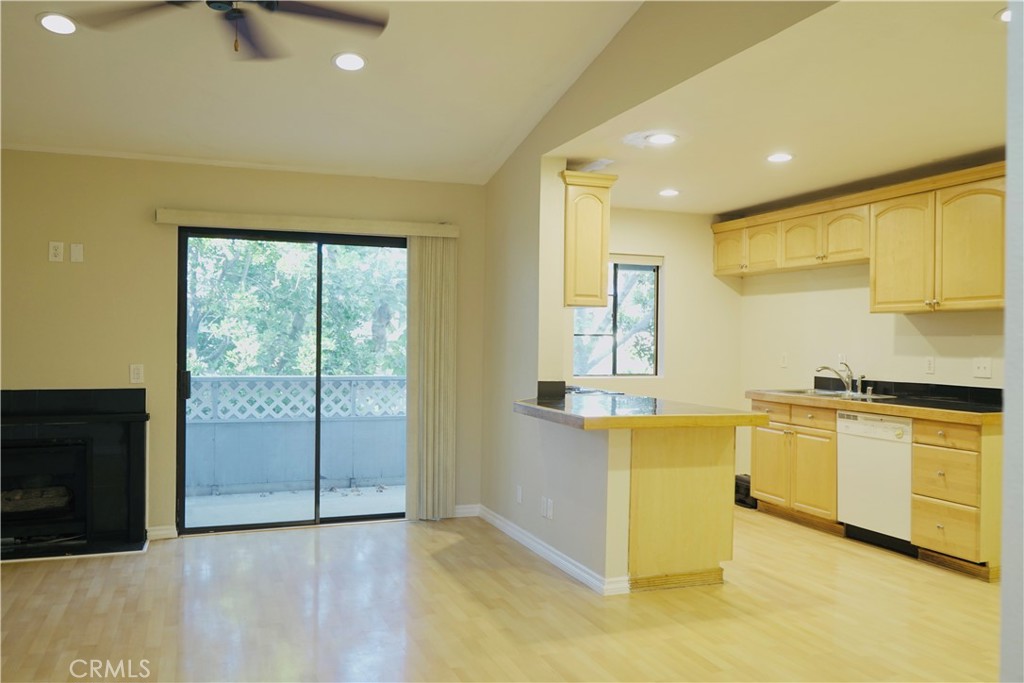 32221 N Alipaz Street 262 Property Photo 9