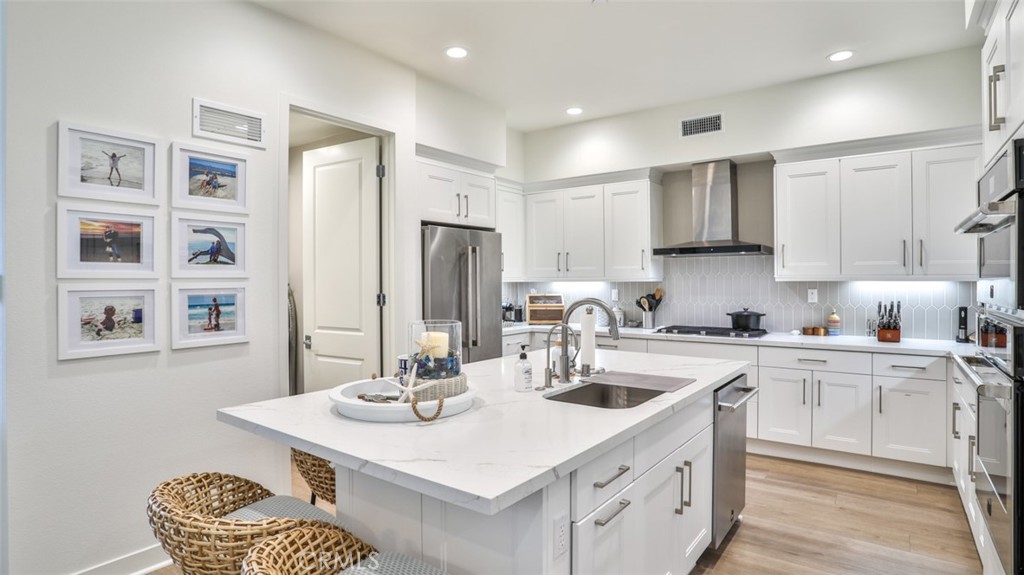 3319 Doheny Way Property Photo 12
