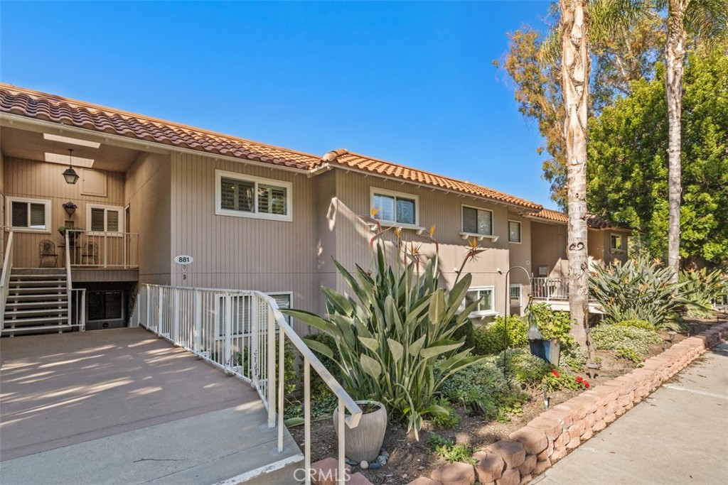 881 Via Mendoza O Property Photo 2